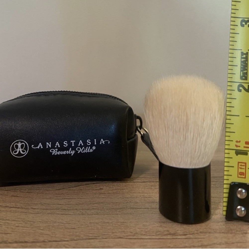 Anastasia Beverly Hills Kabuki Brush Set - Picture 3 of 6